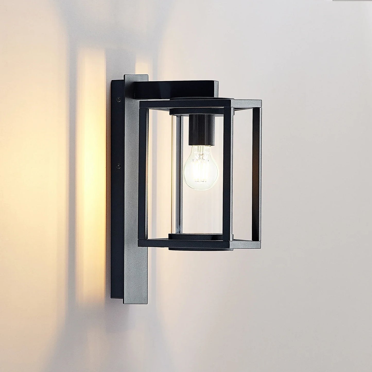LumeGuard – Outdoor Garden Light with Glass Diffuser