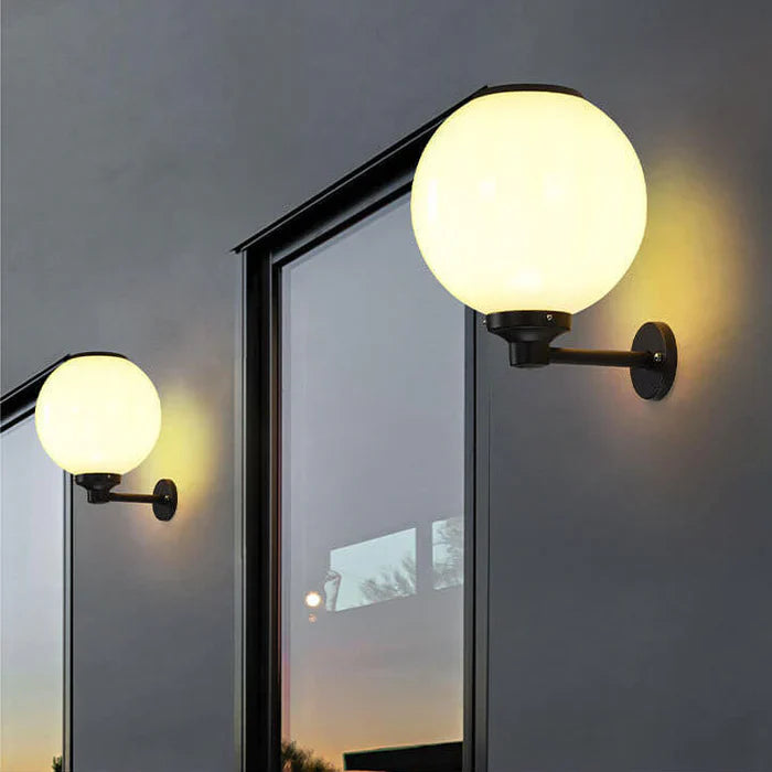SunAura – Outdoor Solar Garden Light