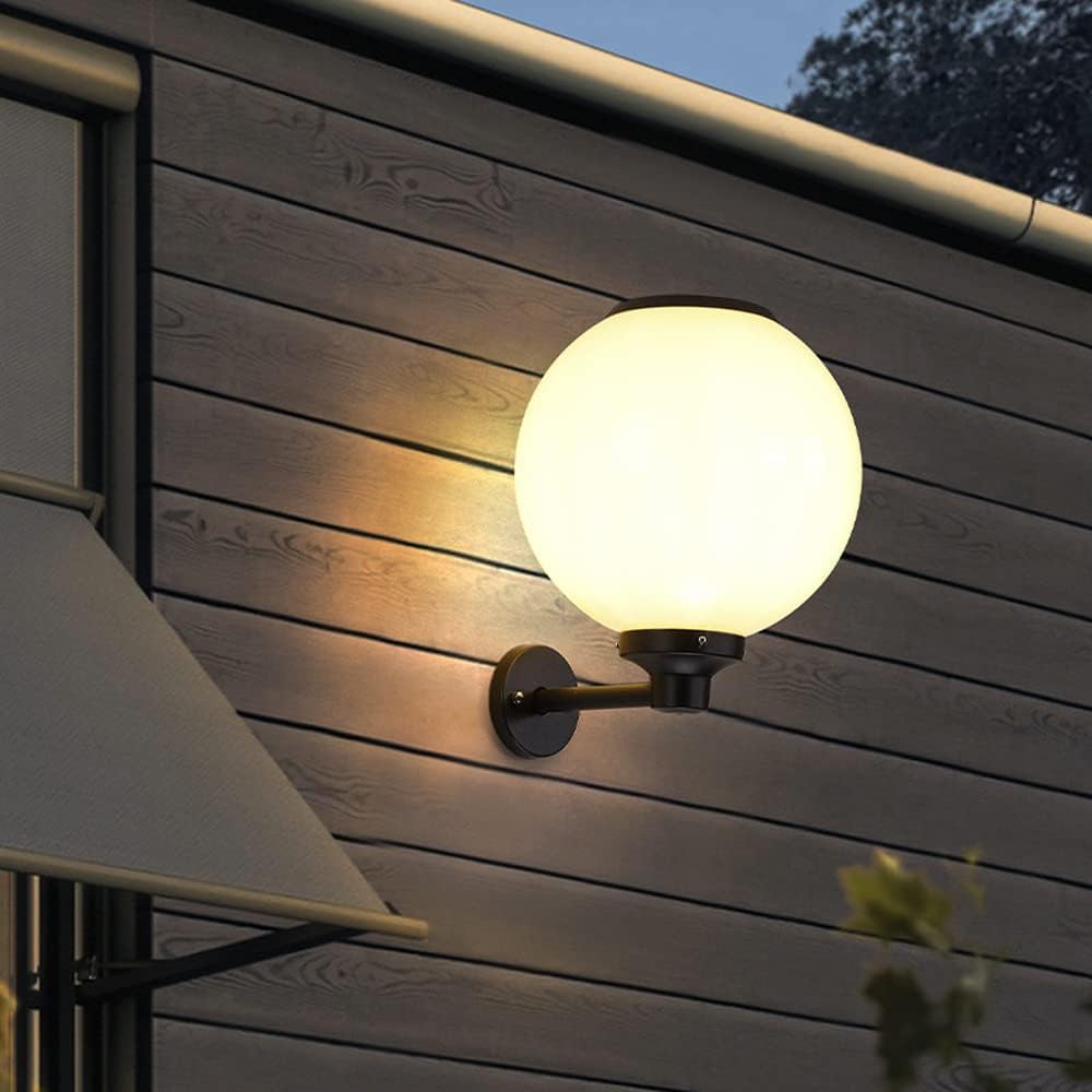 SunAura – Outdoor Solar Garden Light