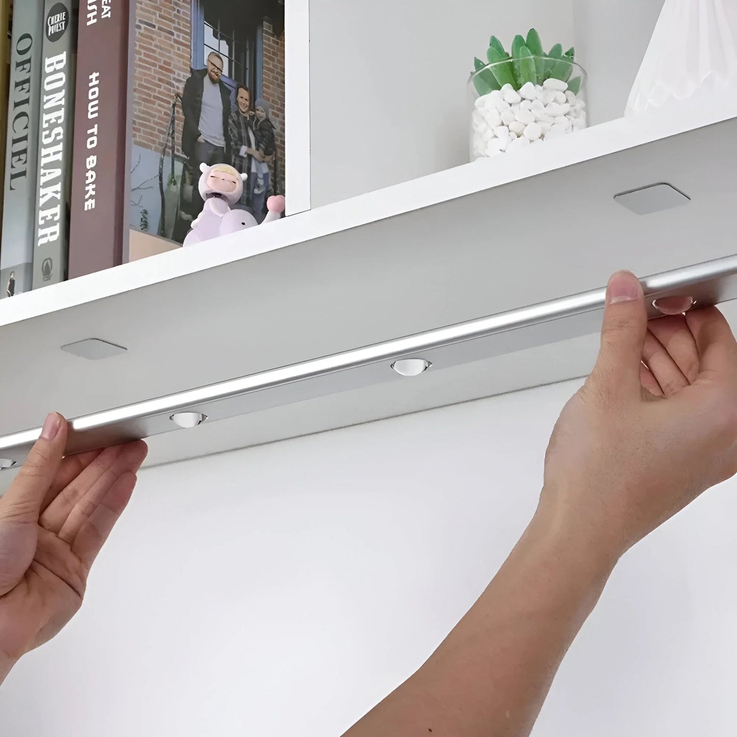 GlowTrack – Motion Sensor Rechargeable LED Light 4