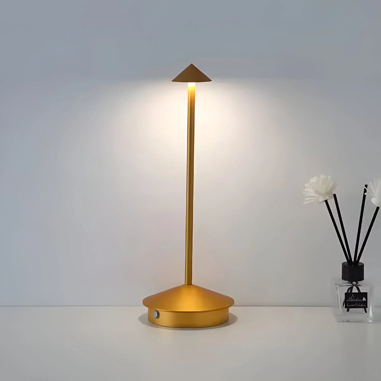 LumeaGlow – Waterproof Wireless LED Table Lamp