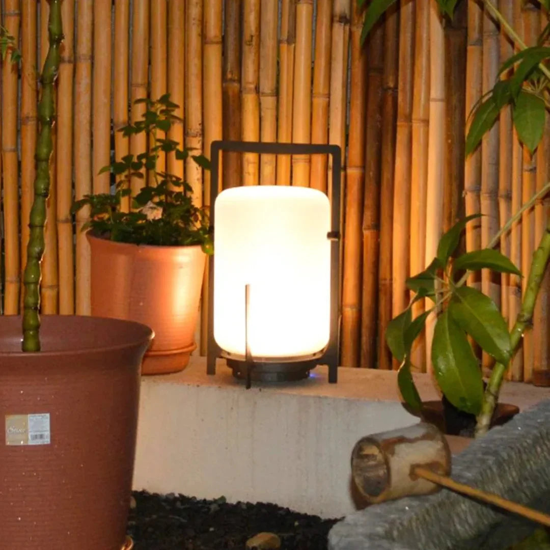 Solara – Solar Powered Outdoor Garden Lamp