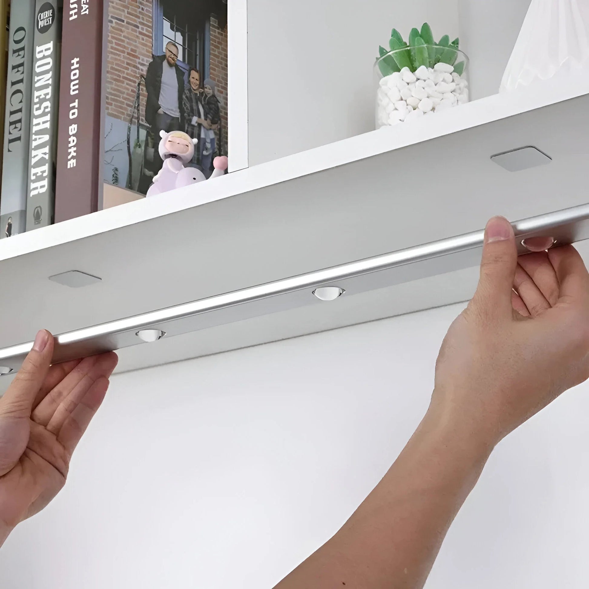 GlowTrack – Motion Sensor Rechargeable LED Light 4