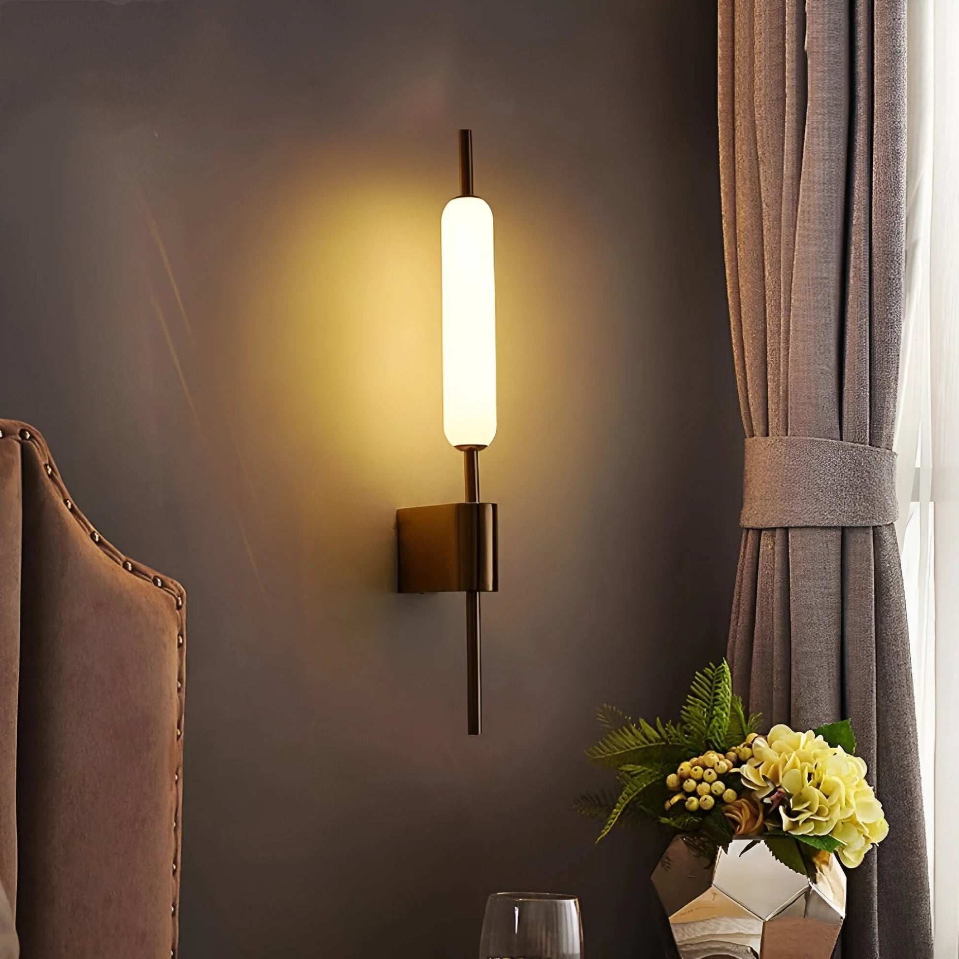 HelenaGlow – Gold LED Wall Light 2