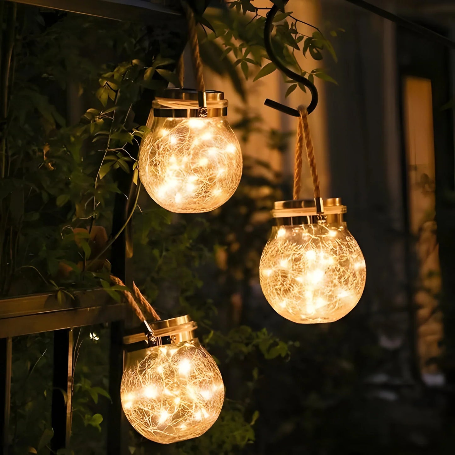 Luminara – Solar Glass Crackled Garden Light